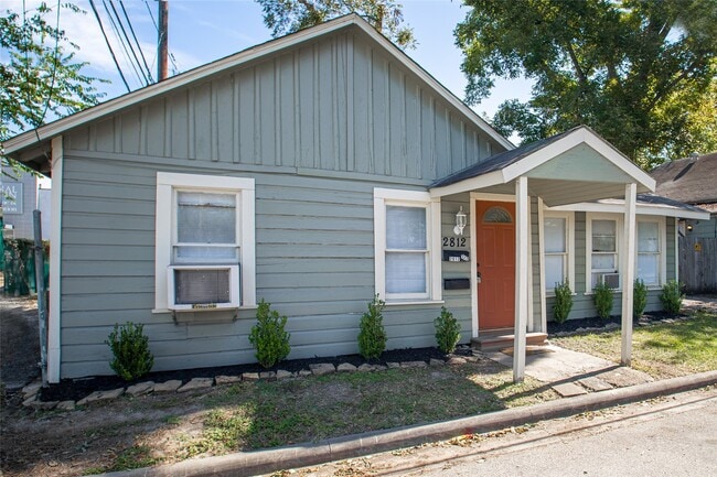 2812 Cortlandt St in Houston, TX - Building Photo - Building Photo