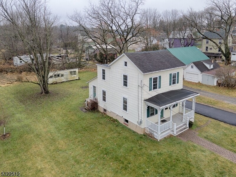 12 Hancock St in Clinton, NJ - Building Photo