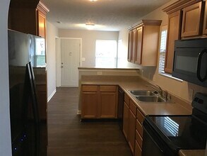 784 Aerostar Court in Avon, IN - Building Photo - Building Photo