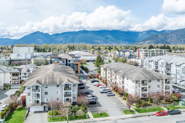Logan Place and Manor in Chilliwack, BC - Building Photo - Building Photo