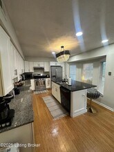 10017 Lauralynn Ct in Louisville, KY - Building Photo - Building Photo