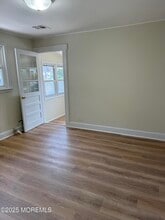 103 Seabreeze Way in Keansburg, NJ - Building Photo - Building Photo