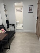 582 E 18th St in Hialeah, FL - Building Photo - Building Photo