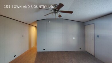 101 Town and Country Dr in Wichita Falls, TX - Building Photo - Building Photo