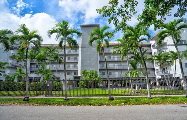 property at 900 SW 84th Ave