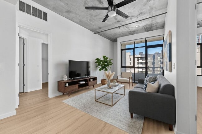 1050 Island Ave in San Diego, CA - Building Photo - Building Photo