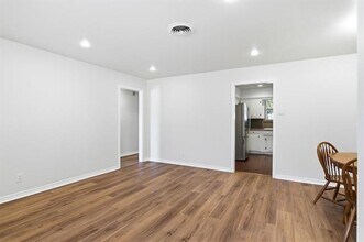 8739 Ukiah Dr in Dallas, TX - Building Photo - Building Photo