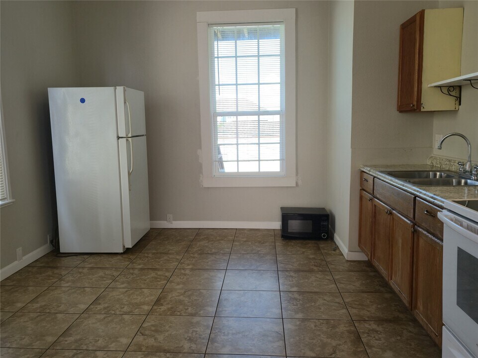 1614 Market St in Galveston, TX - Building Photo