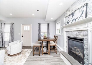 322 Fairmount Ave in Liverpool, NY - Building Photo - Building Photo