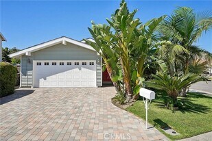 26662 Avenida Shonto in Mission Viejo, CA - Building Photo