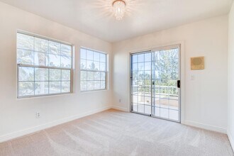 8600 Kiel Ridge Cir in Las Vegas, NV - Building Photo - Building Photo