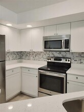 4528 Commander Dr in Orlando, FL - Building Photo - Building Photo