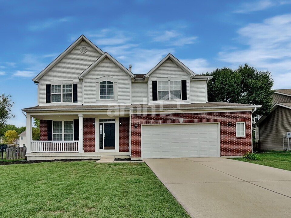 6702 Meadow View Ct in Avon, IN - Building Photo