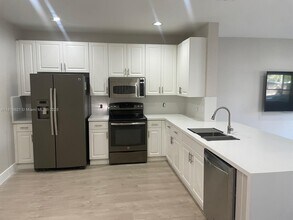 13227 NW 7th Dr in Plantation, FL - Building Photo - Building Photo