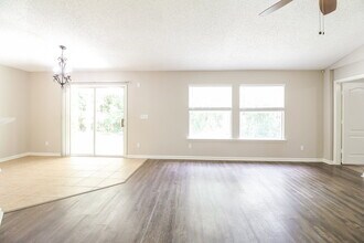 6602 River Falls Dr in Jacksonville, FL - Building Photo - Building Photo