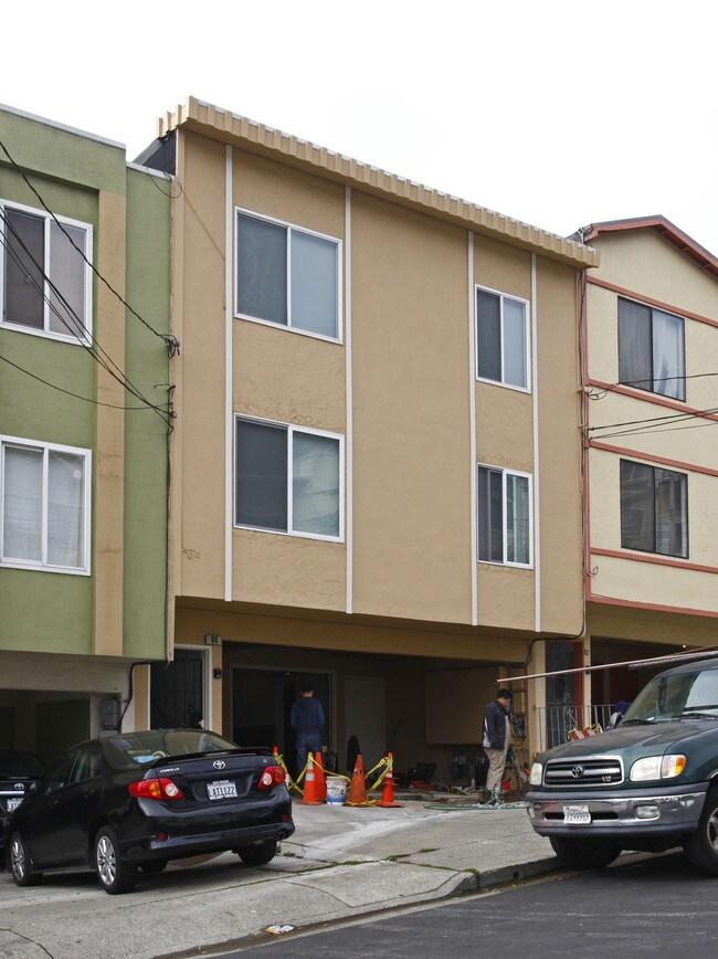 84 Lausanne Ave in Daly City, CA - Building Photo - Building Photo