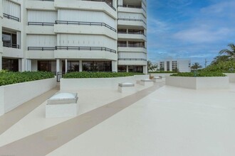 3560 S Ocean Blvd in South Palm Beach, FL - Building Photo - Building Photo