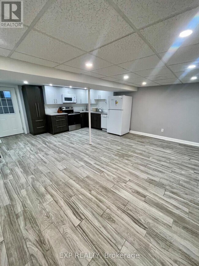71 Denison Ave in Toronto, ON - Building Photo - Building Photo