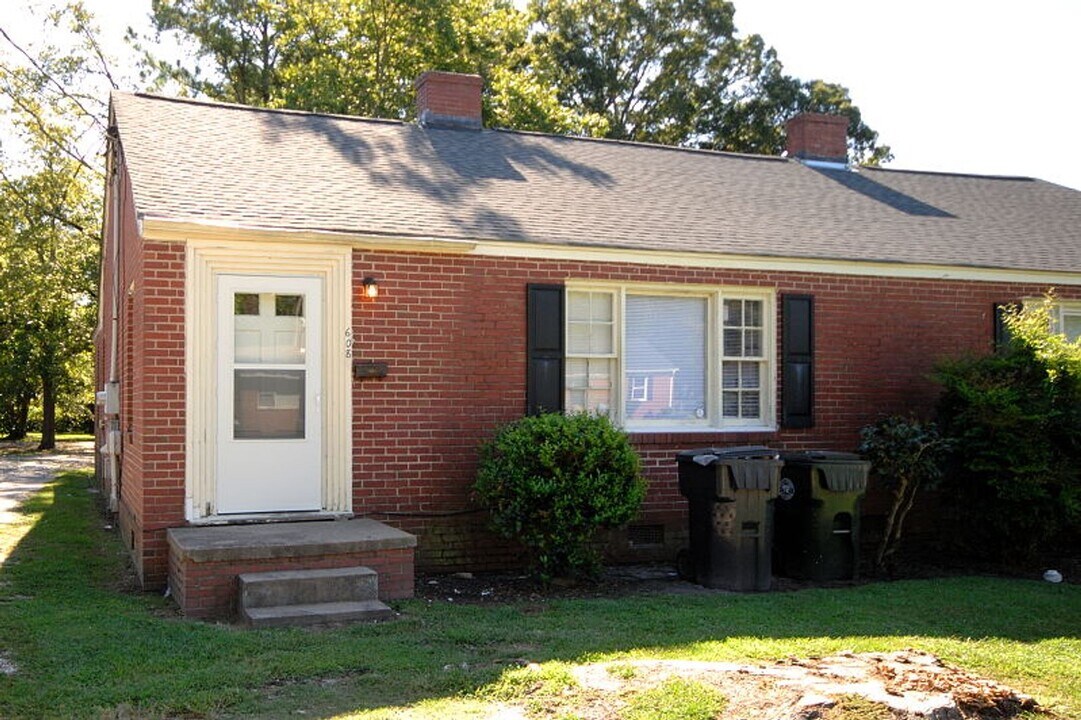 608 S Andrews Ave in Goldsboro, NC - Building Photo