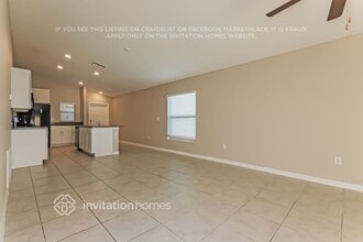 15604 Greenleaf Bay St in Sun City Center, FL - Building Photo - Building Photo