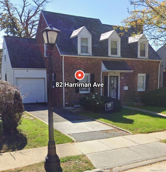 82 Harriman Ave in Hempstead, NY - Building Photo