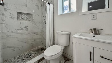 12435 SW 42nd St in Miami, FL - Building Photo - Building Photo