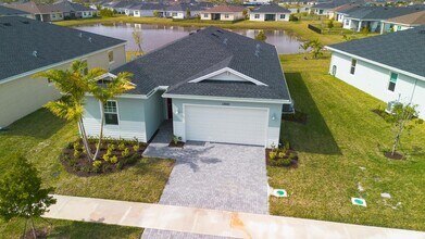 13885 SE Riversway St in Port St. Lucie, FL - Building Photo - Building Photo