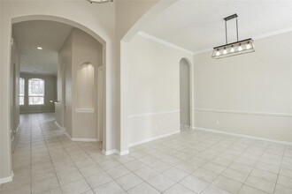 5011 Fox Grass Trail in Houston, TX - Building Photo - Building Photo