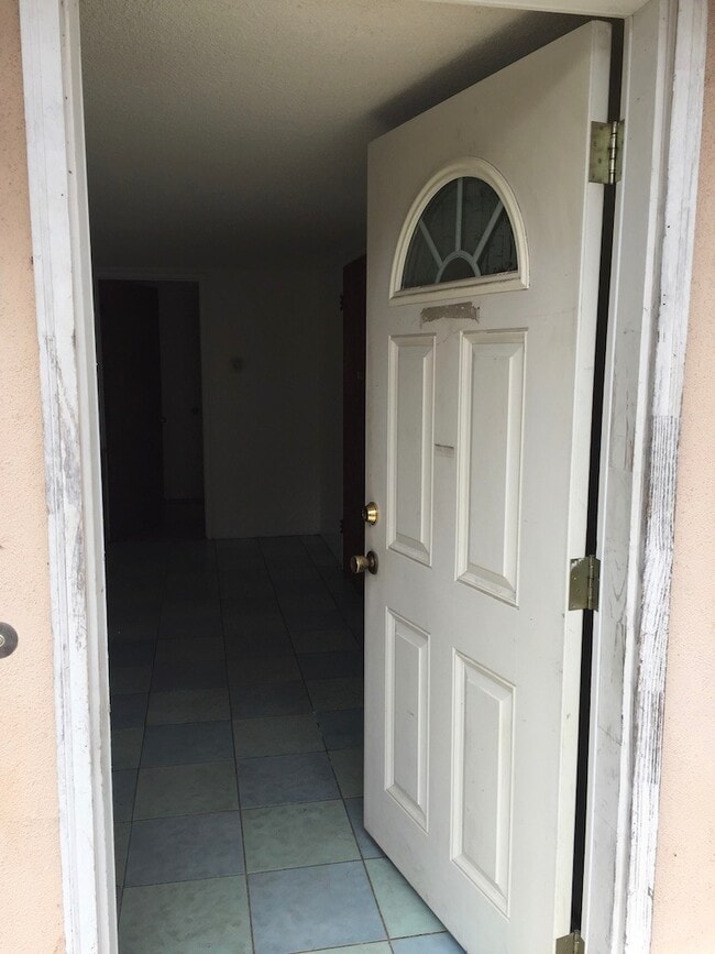 6835 Trigo Rd in Goleta, CA - Building Photo - Building Photo