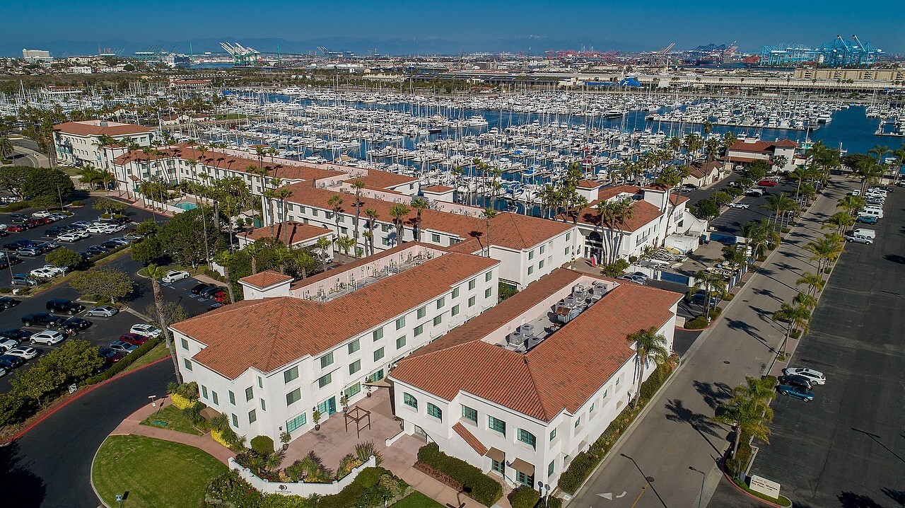 Portside Studio Apartments in San Pedro, CA - Foto de edificio