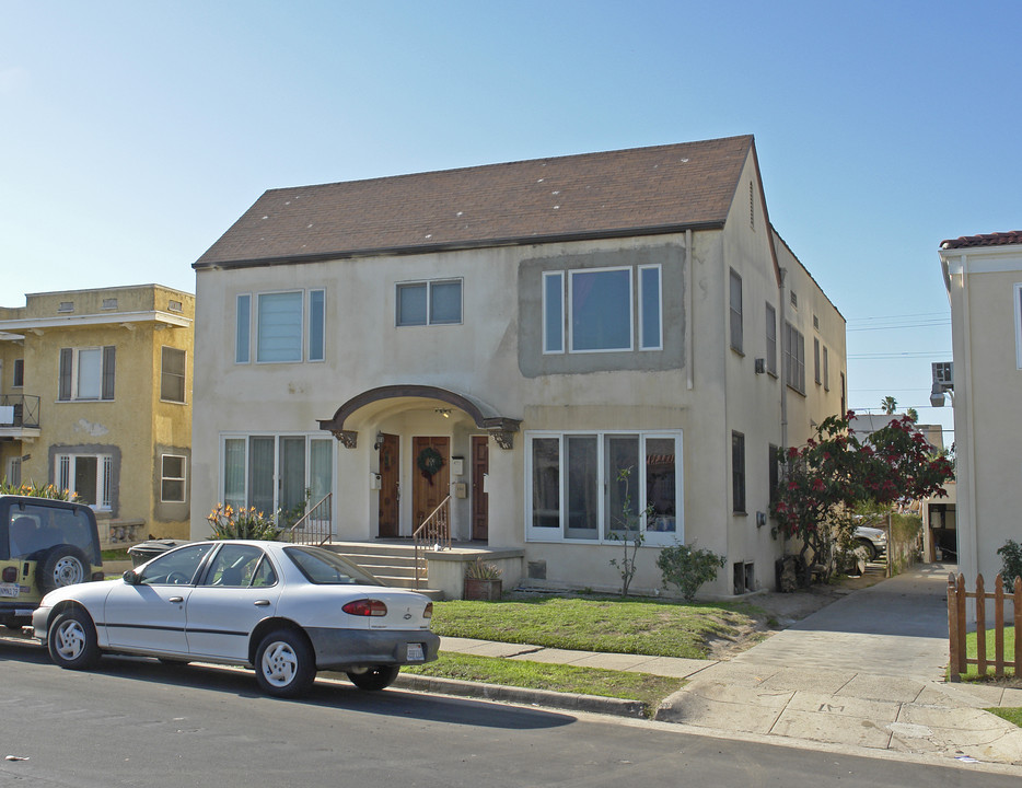 1343 S Bronson Ave in Los Angeles, CA - Building Photo