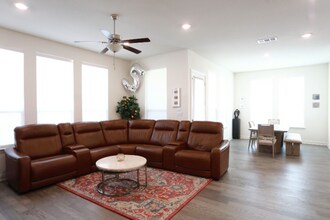 6013 Cimarron Rdg Ln in Austin, TX - Building Photo - Building Photo