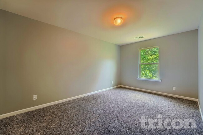 3983 Sitka Dr in Douglasville, GA - Foto de edificio - Building Photo