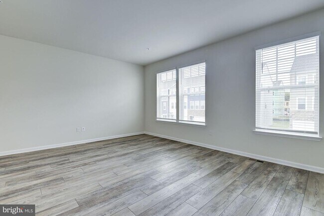 property at 3012 Cardinal Bluff Ct