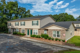 Castlewood Townhouses in Charleston, SC - Building Photo