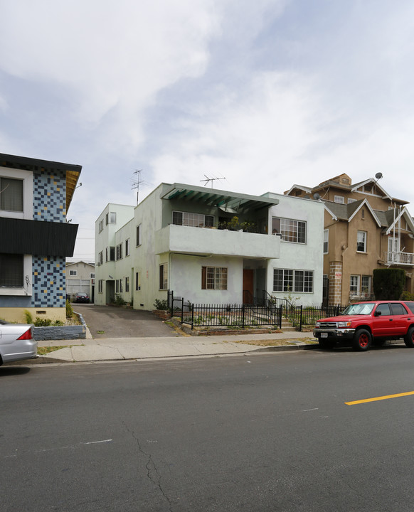 826 S Harvard Blvd in Los Angeles, CA - Foto de edificio