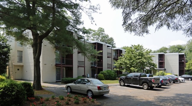 Autumn Ridge in East Haven, CT - Foto de edificio - Building Photo