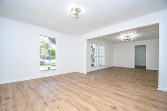 7703 Braesridge Ct in Houston, TX - Building Photo - Building Photo