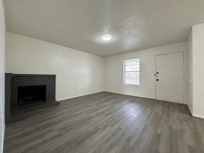3204 Salisbury Ave in Lubbock, TX - Foto de edificio - Building Photo