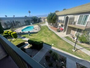 Canyon Villa in Colton, CA - Foto de edificio - Building Photo