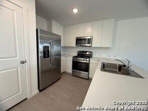 204 Ottawa Wy in New Braunfels, TX - Building Photo - Building Photo