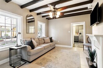 823 Dauphine St in New Orleans, LA - Building Photo - Building Photo
