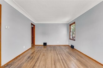 1104 Hillsdale Rd in Cleveland, OH - Building Photo - Building Photo