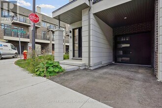 16 Chiara Rose Ln in Richmond Hill, ON - Building Photo - Building Photo