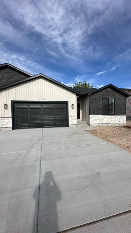 property at 4749 Legacy Vlg Ln