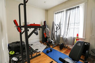 54 Egmont St, Unit 2 in Brookline, MA - Building Photo - Building Photo