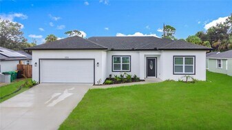 2054 Kendis St in Port Charlotte, FL - Building Photo
