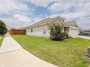 228 Sage Meadows Dr in San Marcos, TX - Building Photo - Building Photo