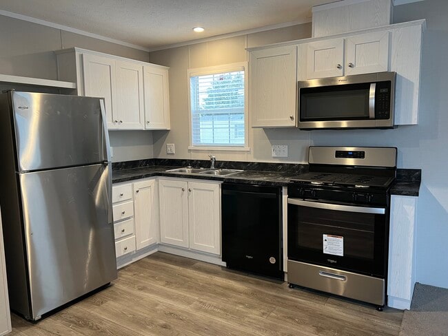 50 Ash Ave in Highland, MI - Building Photo - Building Photo