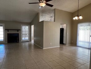 3782 E Acoma Dr in Phoenix, AZ - Foto de edificio - Building Photo